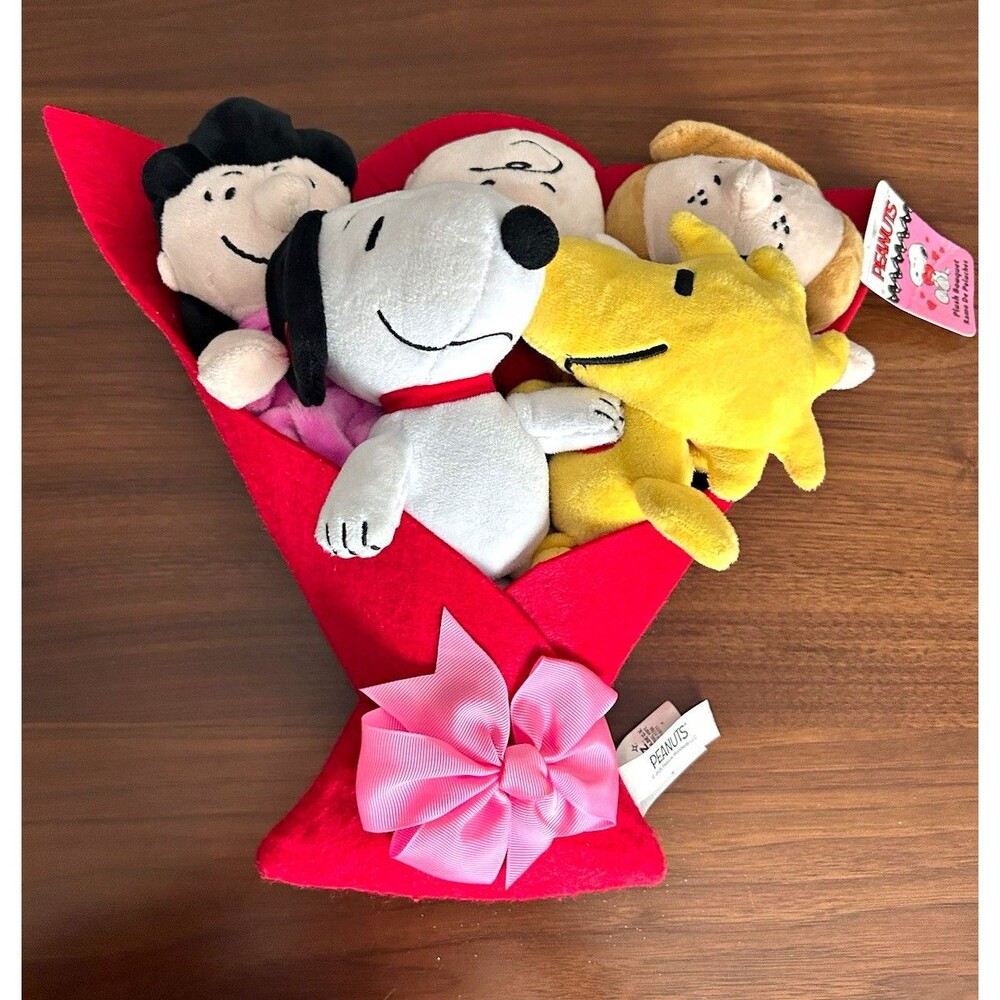 Peanuts 2026 Plush Bouquet Snoopy Woodstock Charlie Brown Lucy Tag Attached